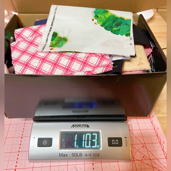 Lot of Designer Fabric Scraps for Quilting & Sewing Projects, Crafts Almost 2lbs - Picture 3 of 11